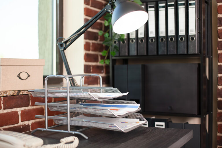 Comment organiser son bureau efficacement avec les bonnes fournitures de papeterie
